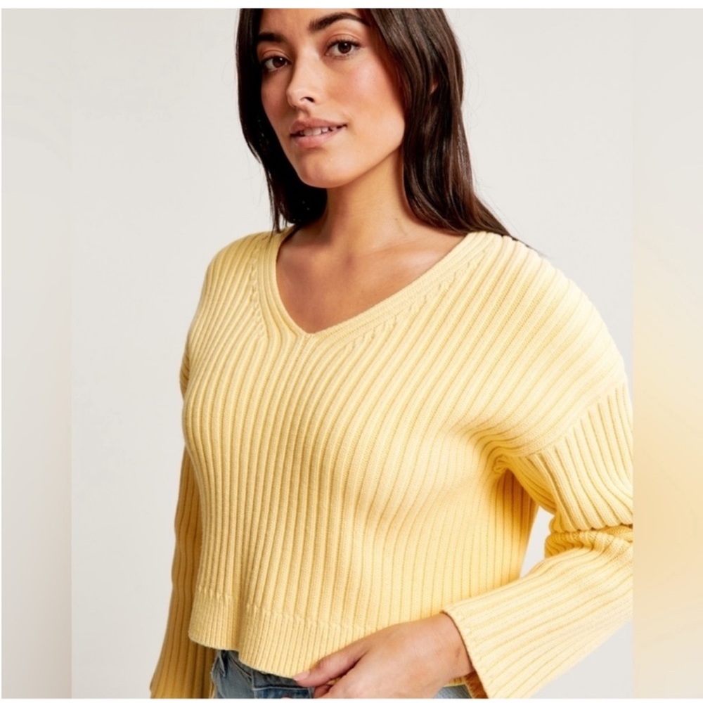 Abercrombie Yellow V-Neck Ribbed Sweater